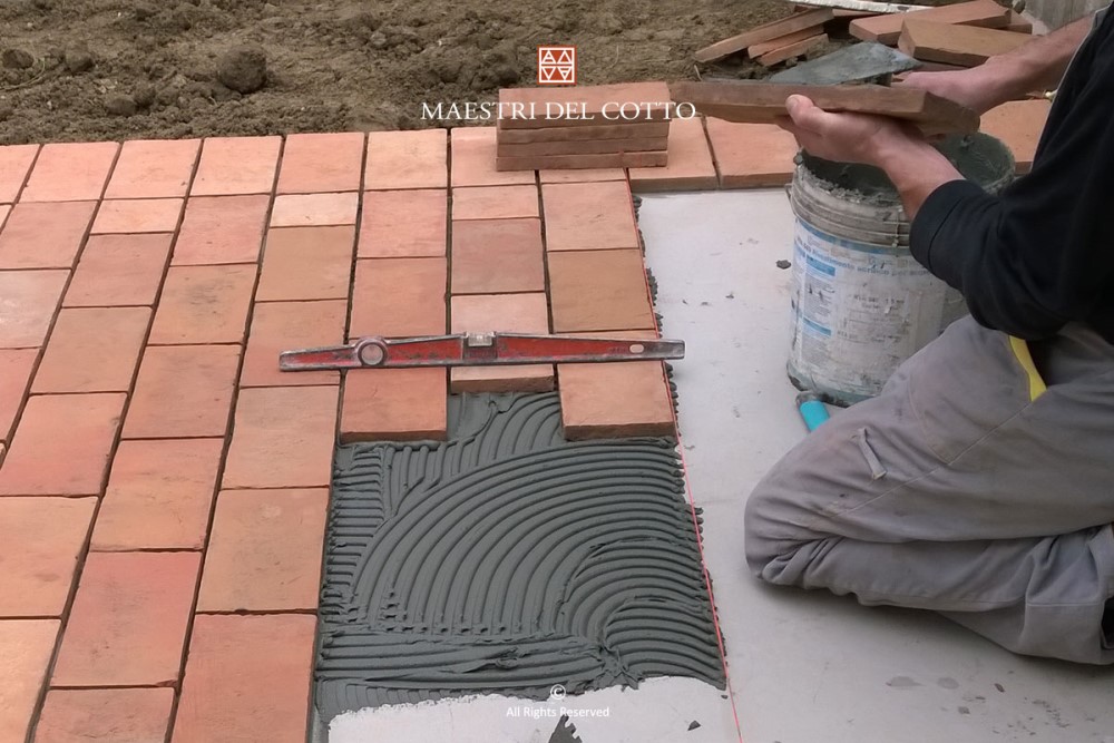 posa pavimento esterno in cotto