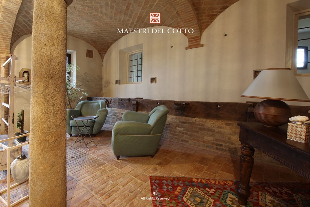 pavimento in cotto antico salone