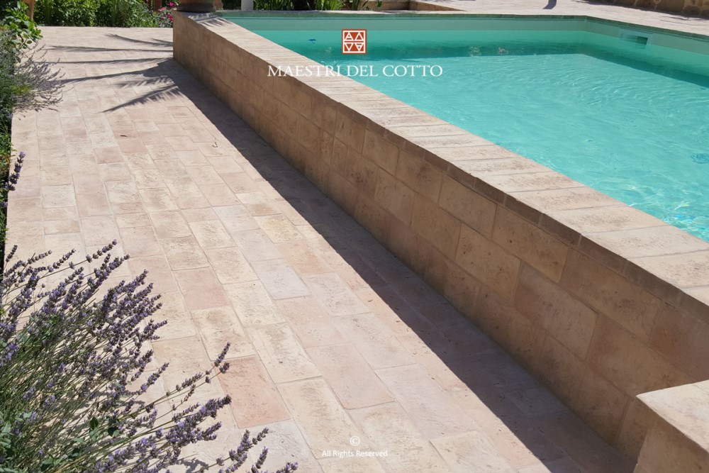 pavimento per piscina