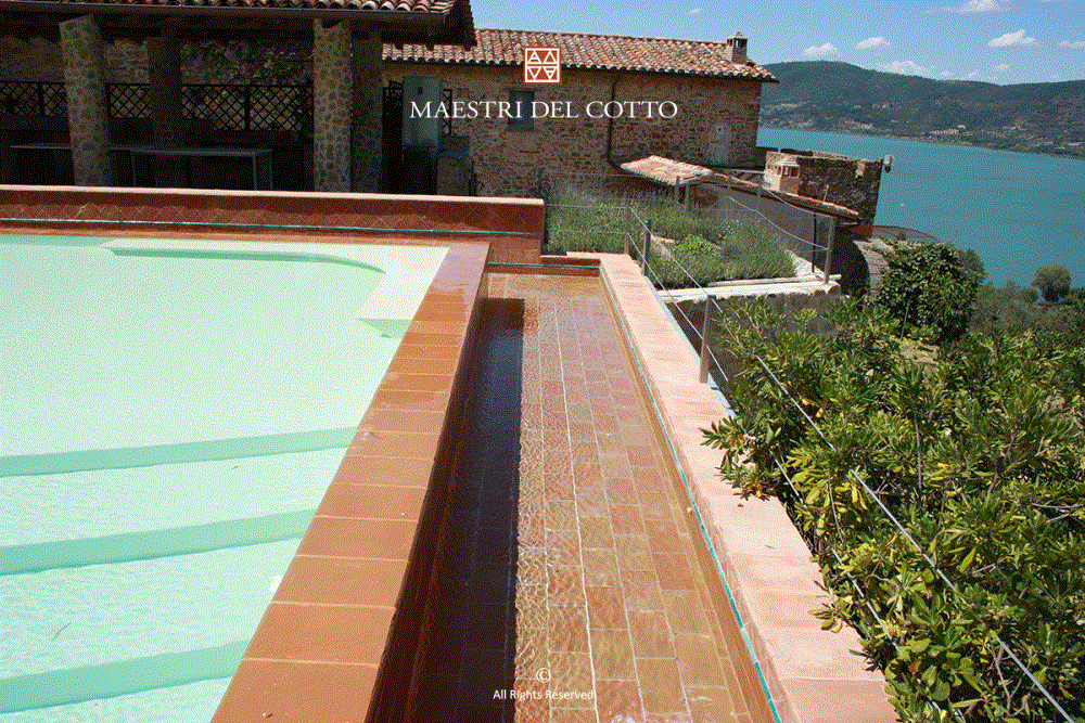 piastrelle piscina