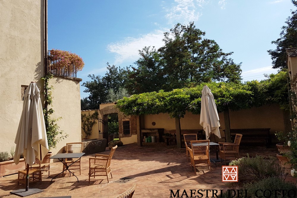 patio esterno in cotto
