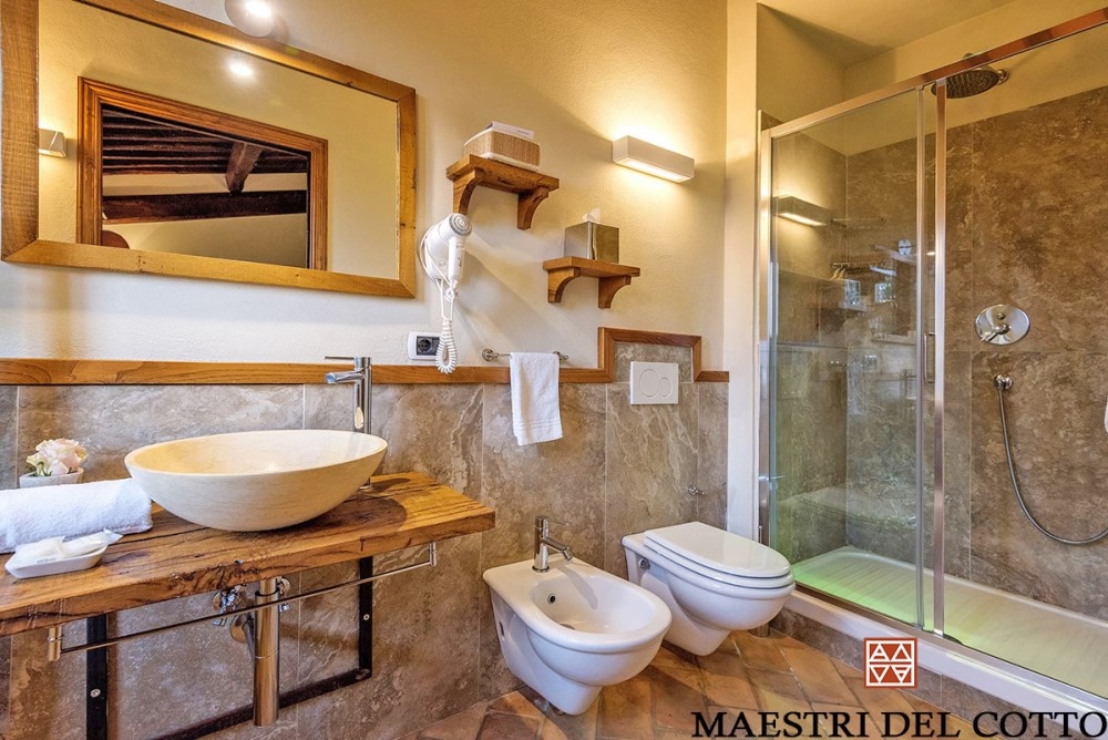 Piastrelle del Bagno in cotto
