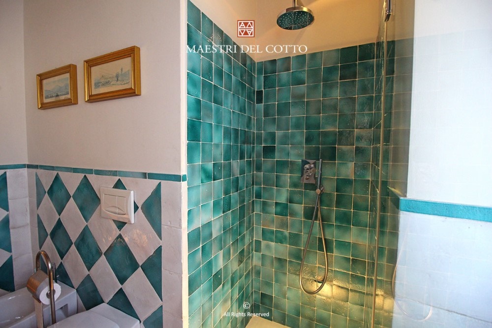 Piastrelle del Bagno in cotto
