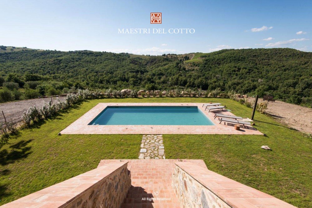Bordo piscina in cotto