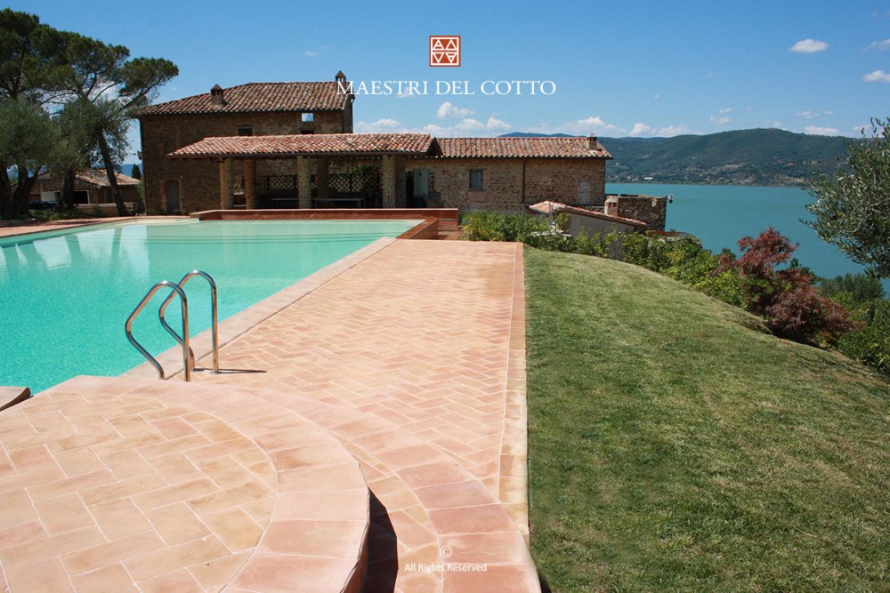 Bordo piscina artigianale